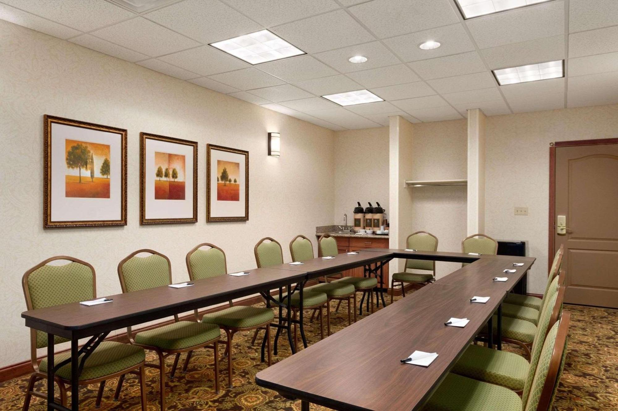 Country Inn & Suites By Radisson, Washington At Meadowlands, Pa Exterior foto